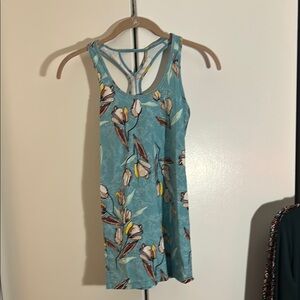 CALIA by Carrie Underwood Blue Fitted Graphic Tank Top